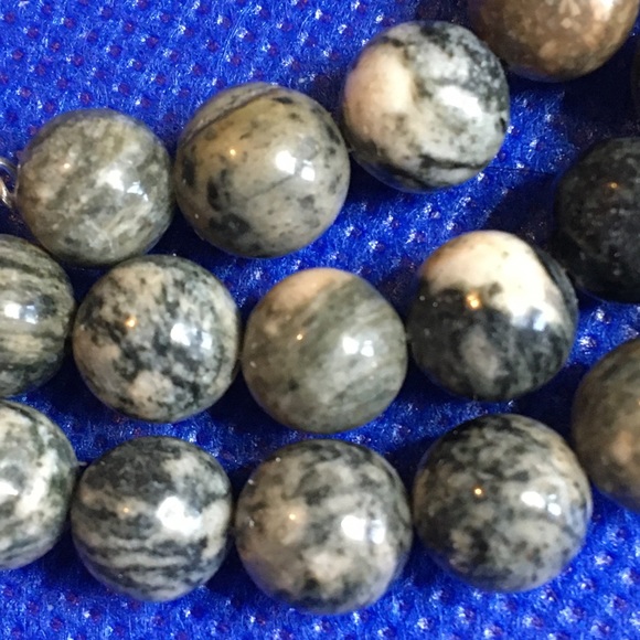 Spiderweb Jasper - Picture 3 of 7